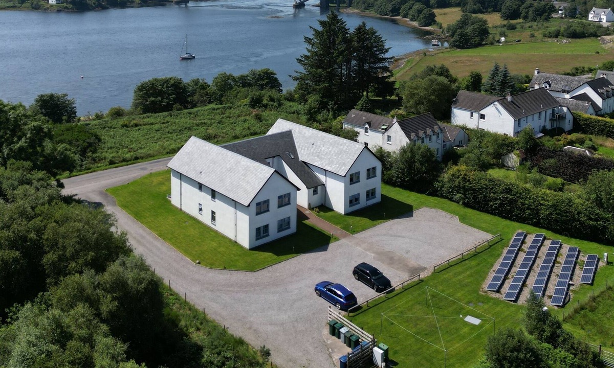 Benderloch House | No.2 The Cairns: Unwind in Style