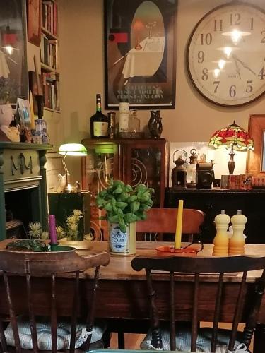 Trecynon House | No 30 Aberdare - Room Only