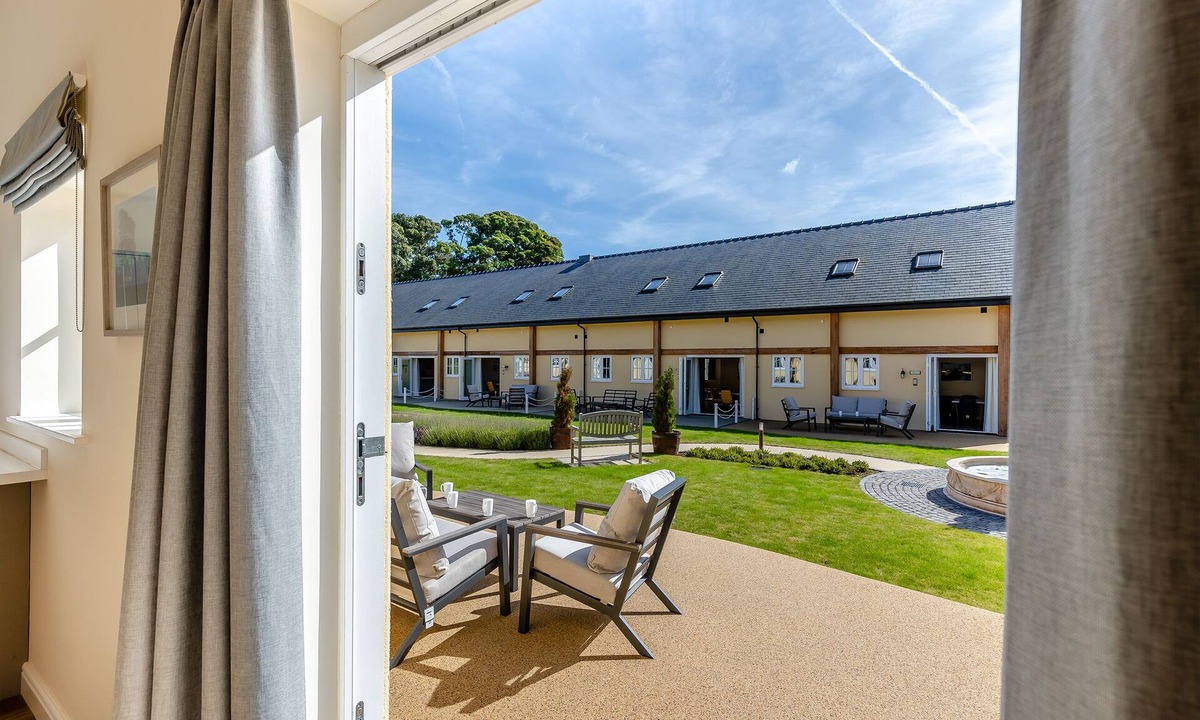 Felton Cottage | No 5 - Ascot - UK47943