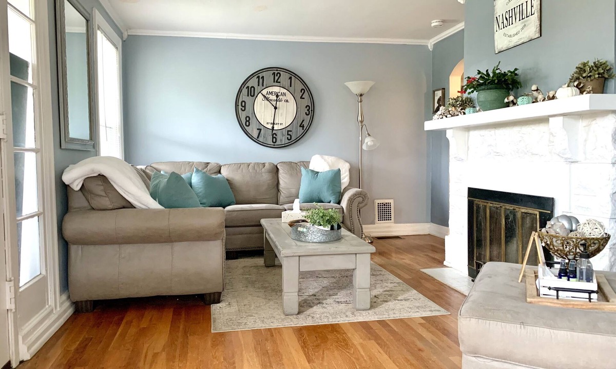 South Nashville House | No Cleaning Fee & Breakfast Included! 1/4 Mile to Geodis. 1 exit to Downtown!