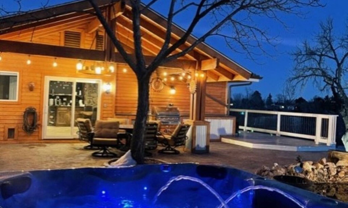 Colorado Springs House | No Cleaning Fee! Modern Broadmoor Home w/Hot Tub & Fire Pit