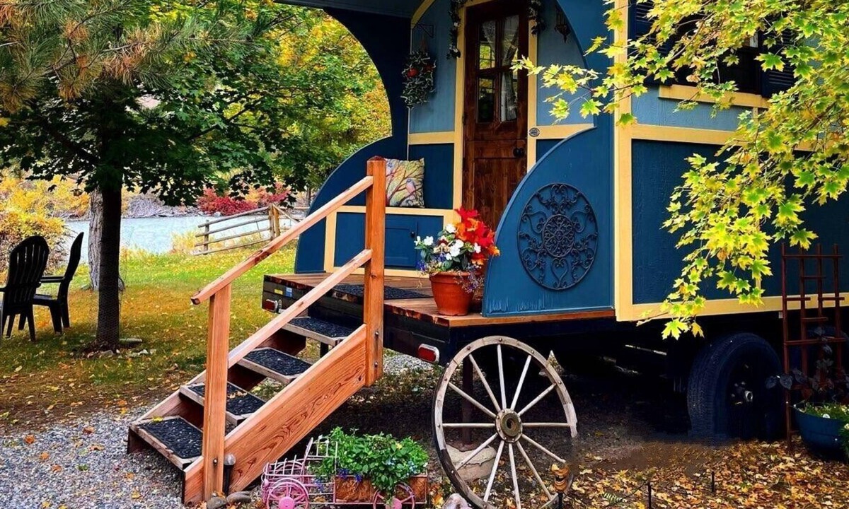 Salmon Bed & Breakfast | No Fees! Riverfront Blue Gypsy Wagon on Mini-Donkey Ranch!