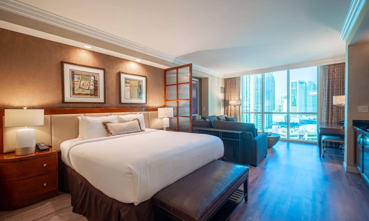 Las Vegas Condo | No Resort Fee Strip View Suite + Free Valet+ Pool