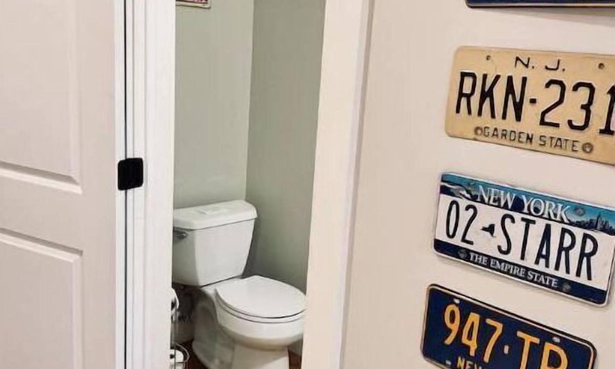 Johnsonville Apartment | “No Sleep ‘Til Brooklyn “- Vintage Eclectic Studio