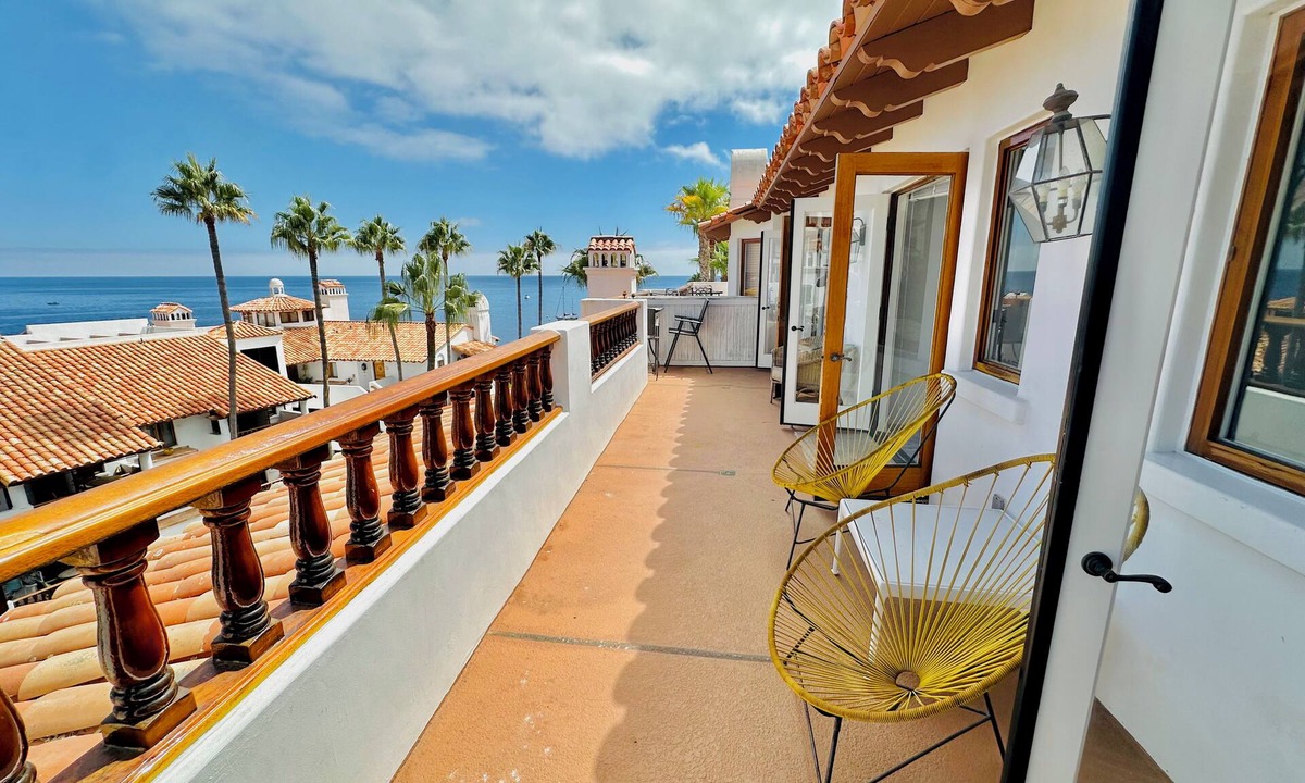 Avalon Villa | No steps to this property