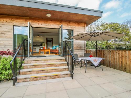 Bishops Castle House | No1 The Lodge