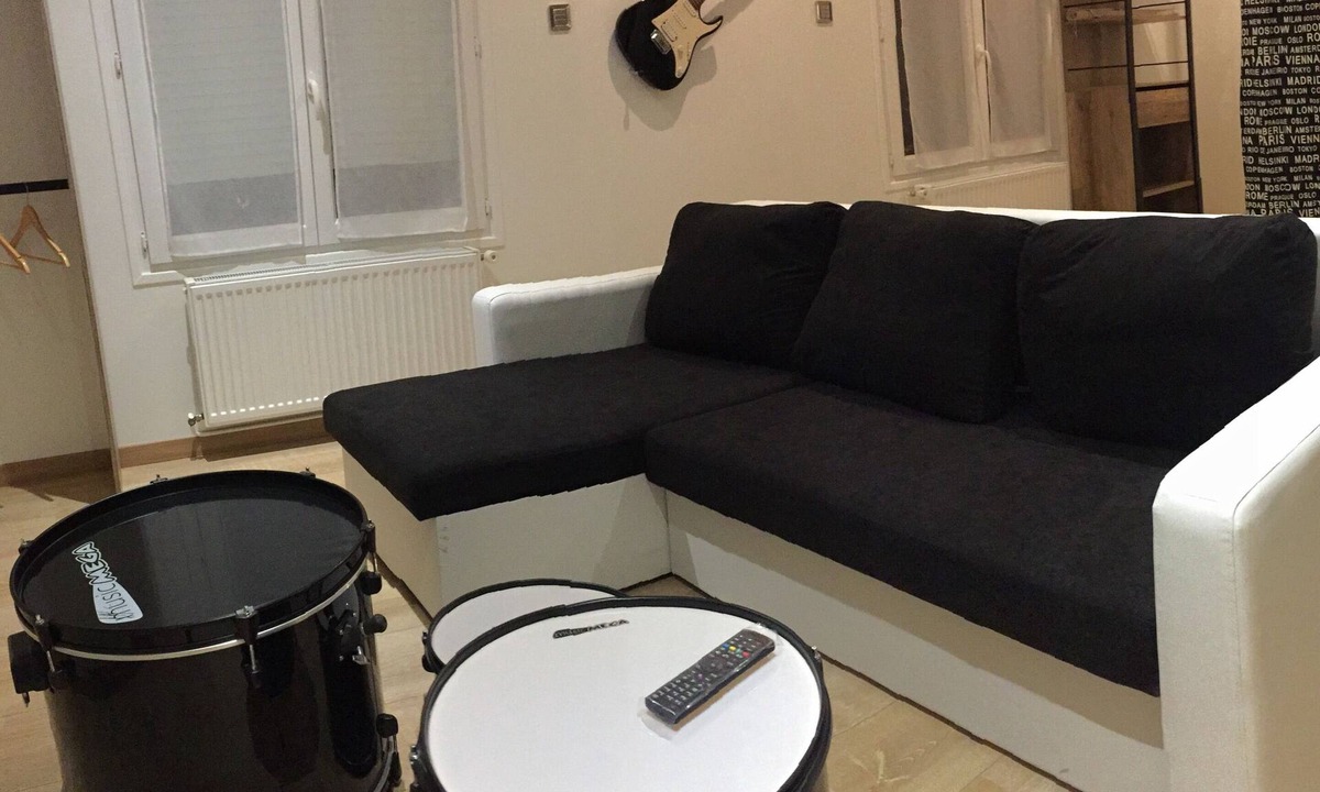 Aulnay-sous-Bois Apartment | Noir et Blanc