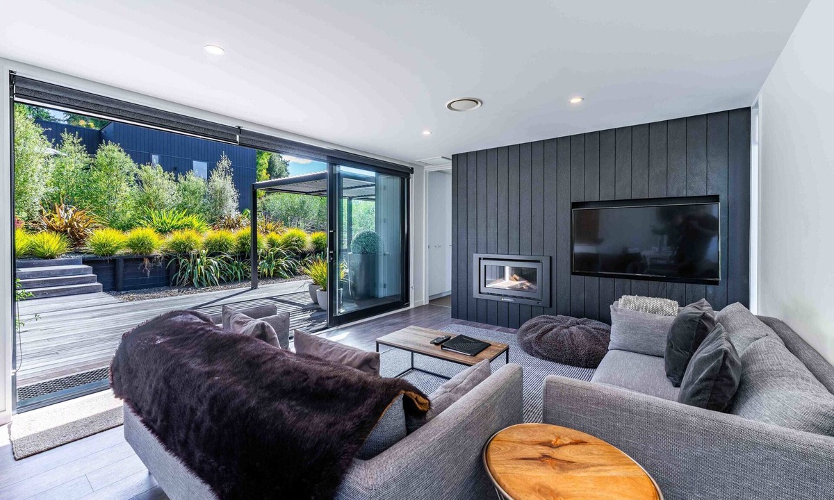Wanaka House | Noir South Retreat Th