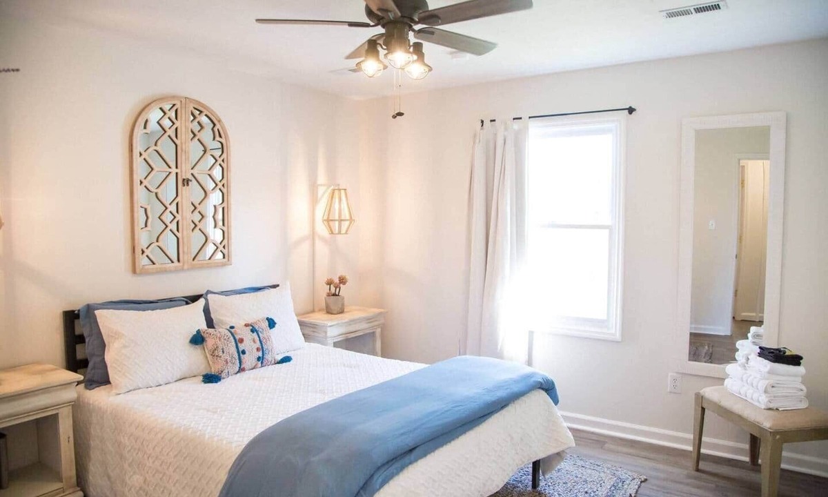 Old North Knoxville Apartment | NoKno Flats The Little Lemon Lounge