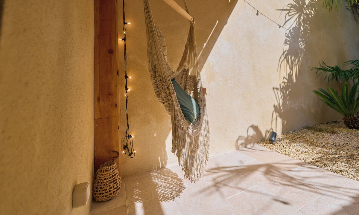 Cognac Apartment | NOMAD SUITE with private jacuzzi - downtown Cognac