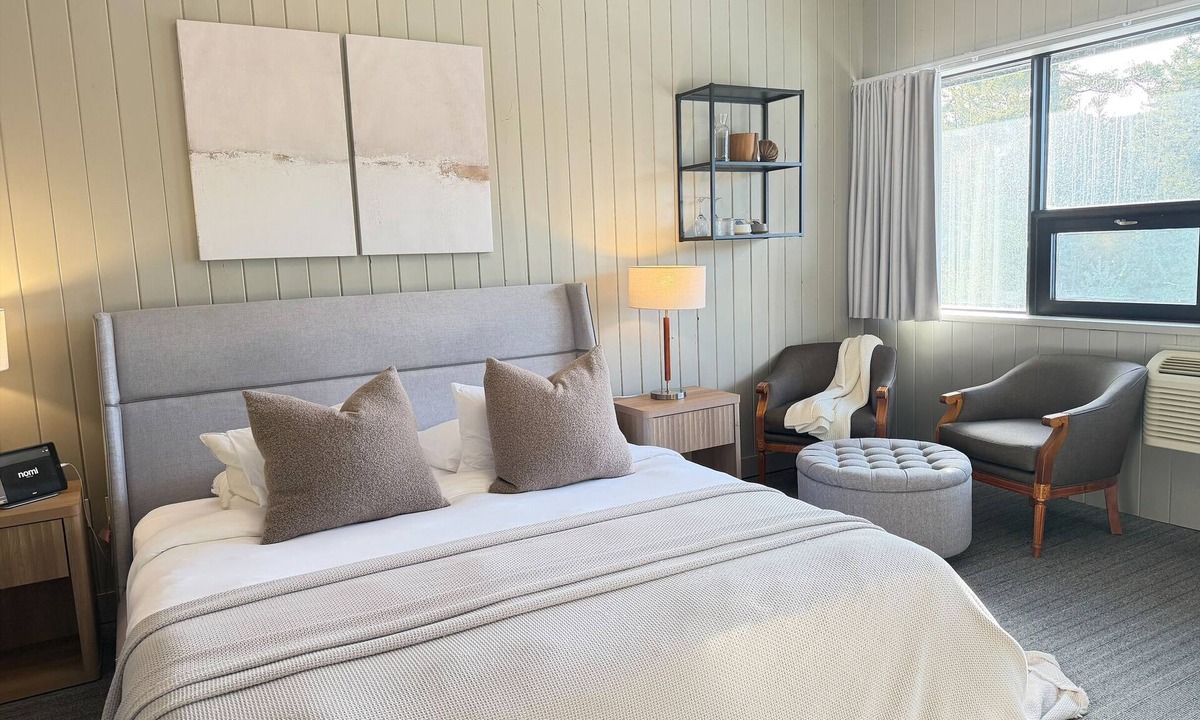 Harcourt Resort | Nomi - 302 and 315 King Room