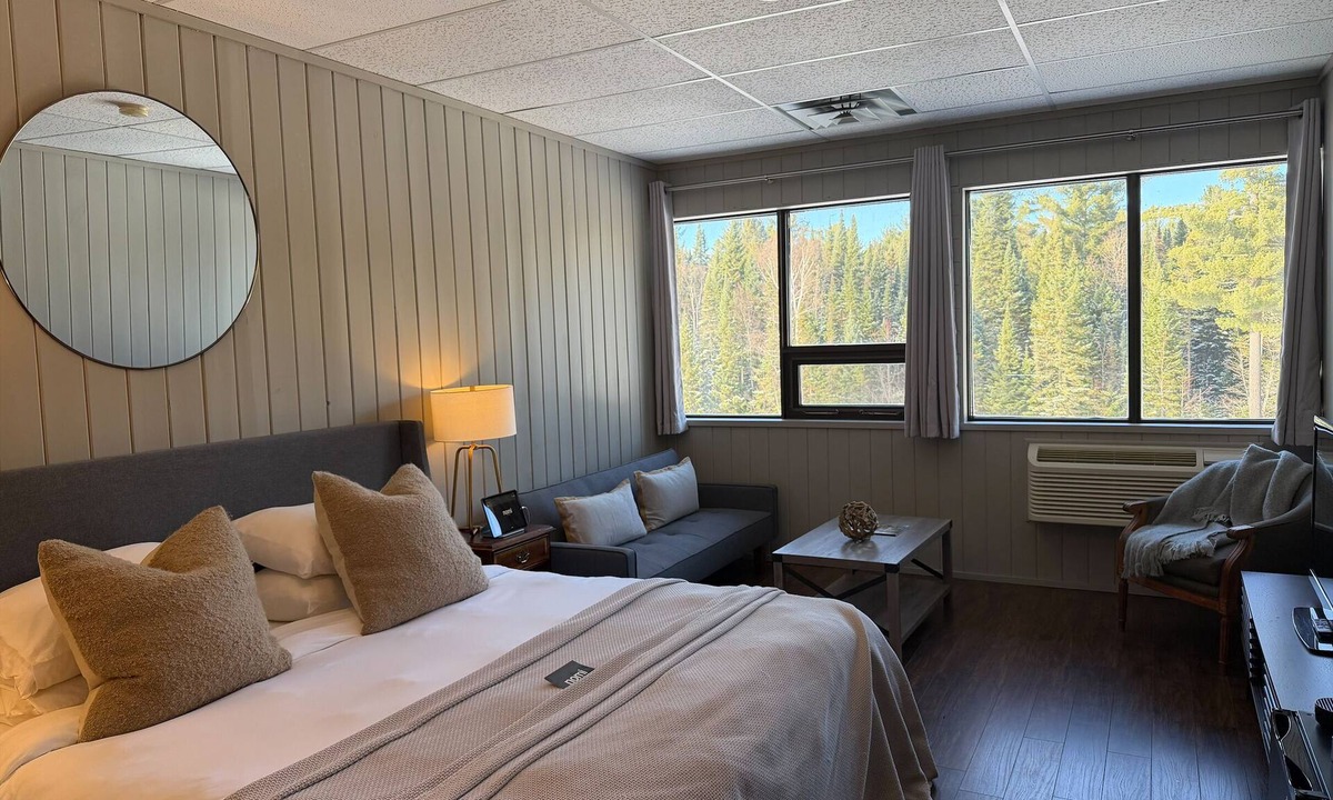 Harcourt Resort | Nomi - 304 King Suite