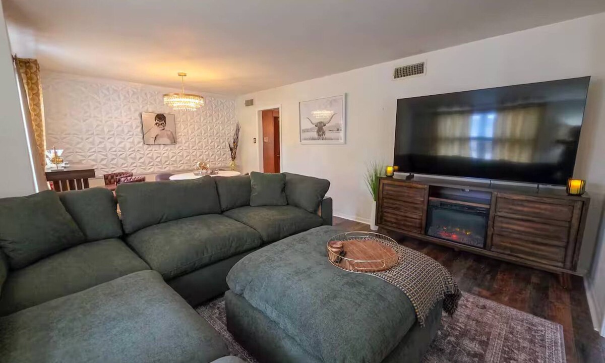 North San Antonio - SAT House | Nona Kay GetawaynPutting Green ~ Rooftop Oasis ~ Pool