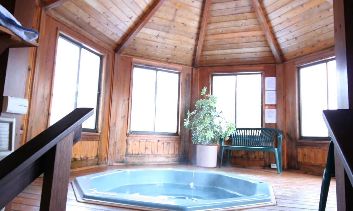 Woodsville Hotel | Nootka Lodge