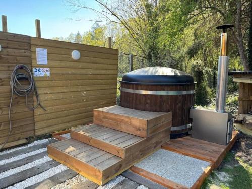 Les Ageux Apartment | Nordika Lodge Bain Nordique - Parc Asterix 10 pers