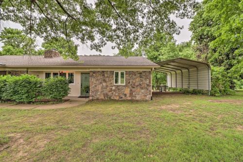 Lone Rock House | Norfork Getaway Walk in White River Access!