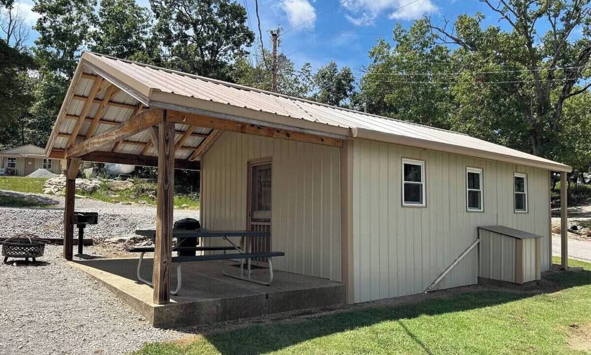 Elizabeth Resort | Norfork Lake - Quaint 2 bedroom, no stairs. By the pool -camp store - pavilion.