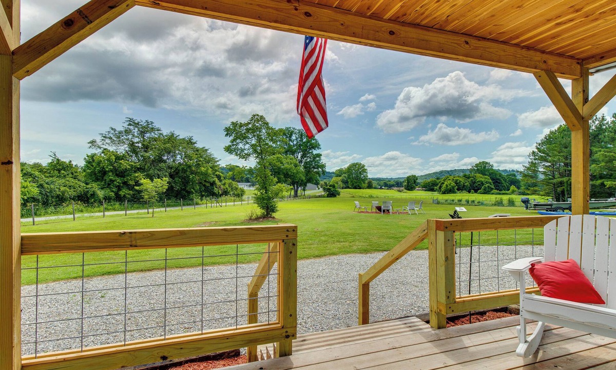 Norfork Apartment | Norfork Studio Escape: Walk to White River!