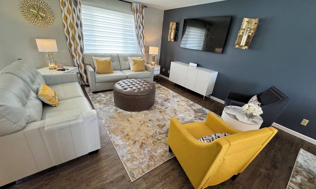 Dubuque House | Norland Getaway, great west end location, Hot Tub-Pet friendly, Arcade!
