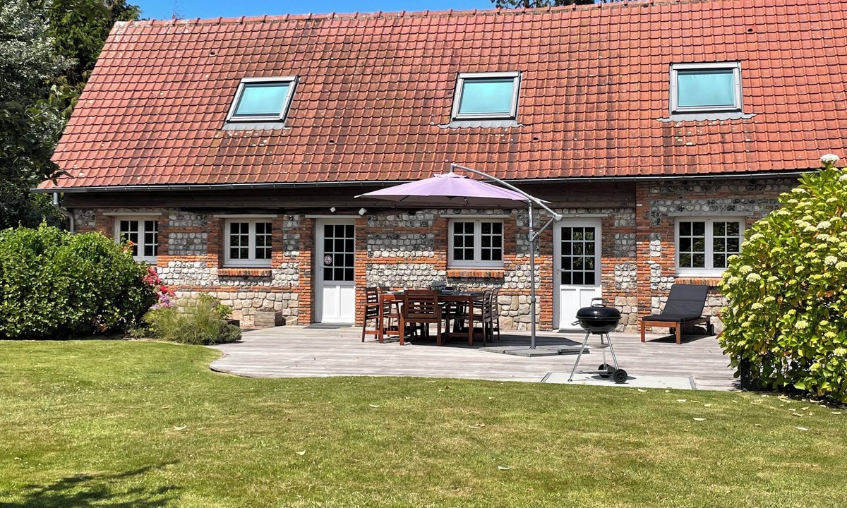 Sainte-Marguerite-sur-Mer House | Norman-style farmhouse near the beach