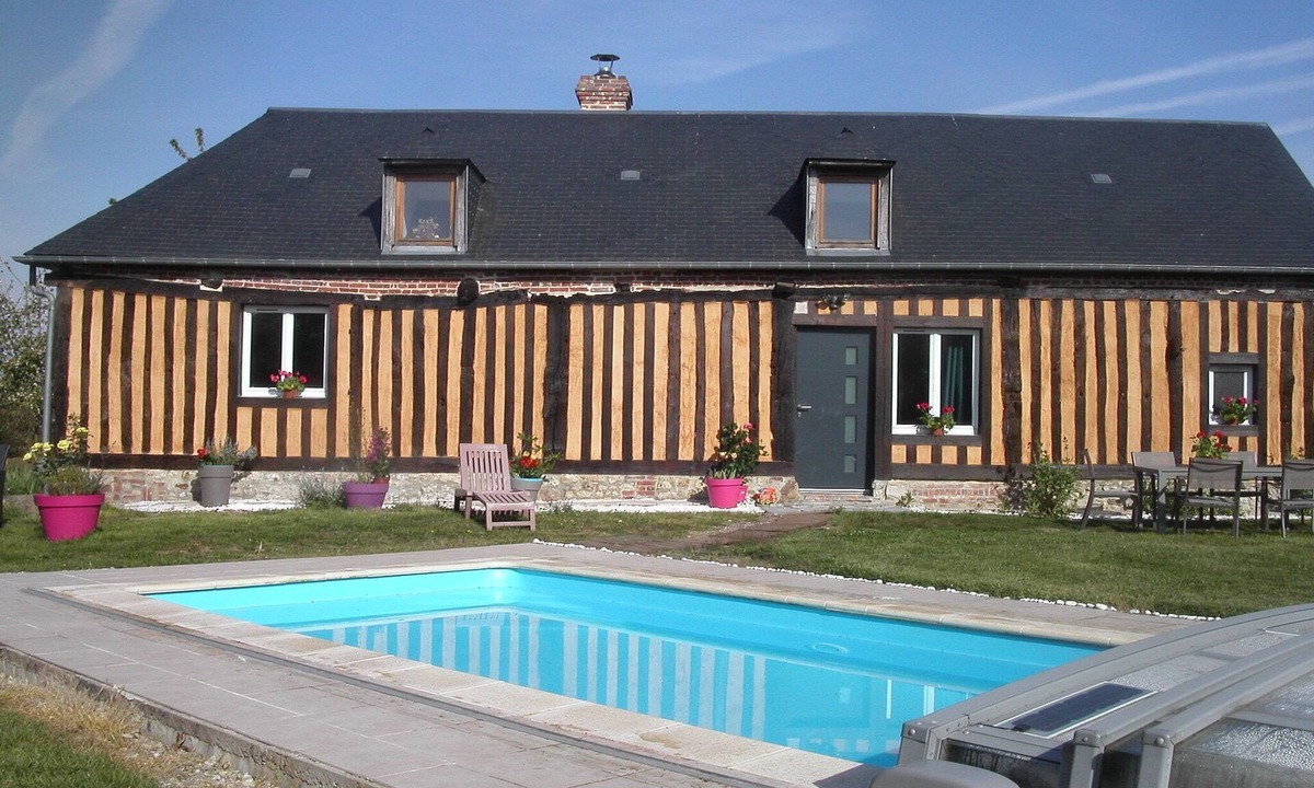 Courtonne-les-Deux-Eglises House | Norman Chalet with Pool