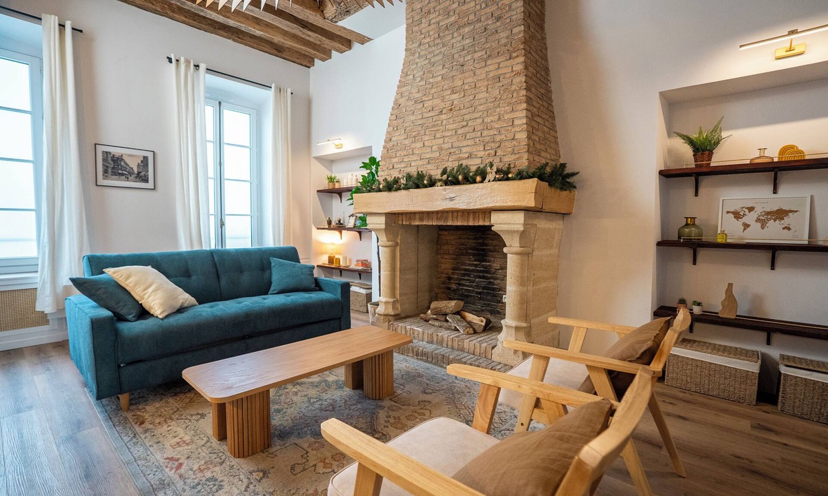 Evreux Apartment | Normandy Cottage City Center charming apartment