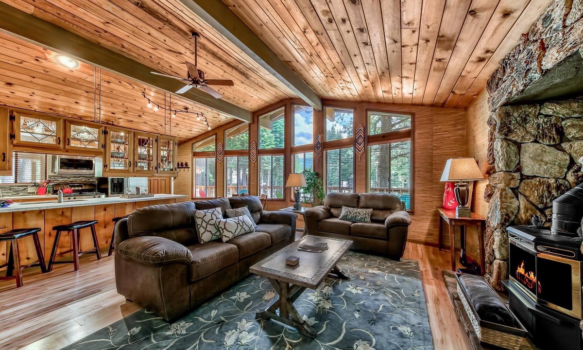 North Upper Truckee House | Normuk Mountaintop 2BR, 2BA -Pets OK
