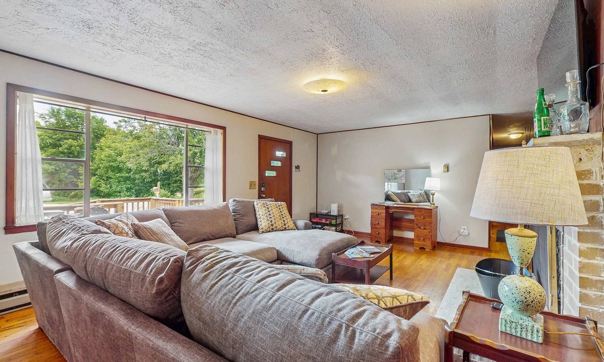 Lone Mountain House | Norris Lake Cabin Getaway, Sleeps 6・View・Fire pit