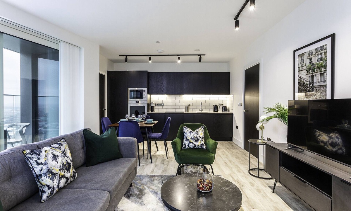 East Acton Apartment | North Acton IX - 2Bed King/Double + 2Bath +Balcony