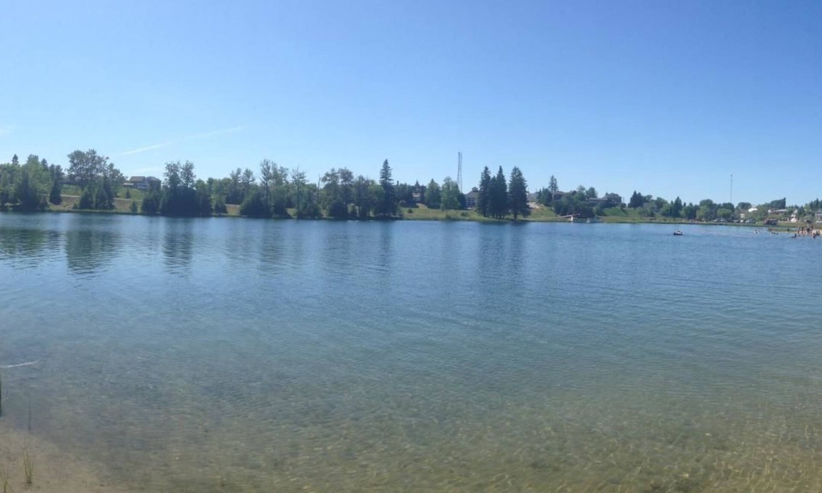 Cochrane Hotel | North Adventure Inn