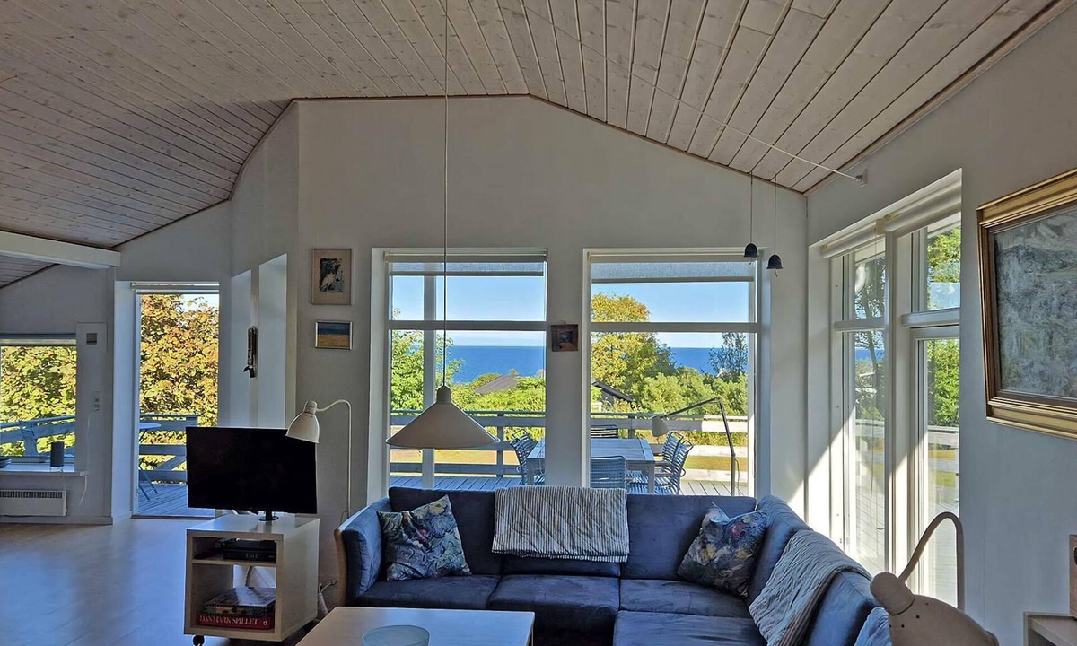 Sandkaas House | North Bornholm sea view sandy beach and rocks