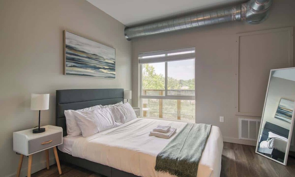 Ann Arbor Apartment | North Campus 1B1B | Free Parking