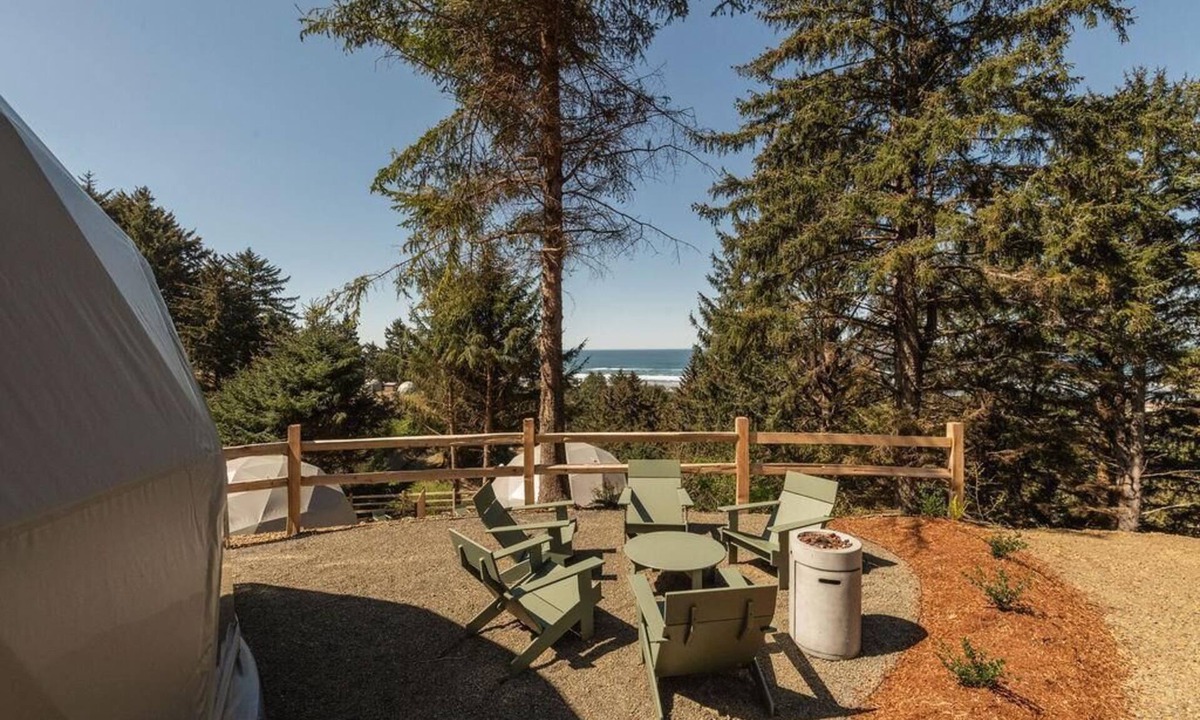 Tierra Del Mar Cabin | North Cape Dome - Sleeps 4 - w/SHARED Luxury Bathhouse Access
