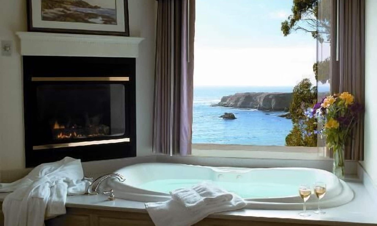 Fort Bragg Hotel | North Cliff Hotel
