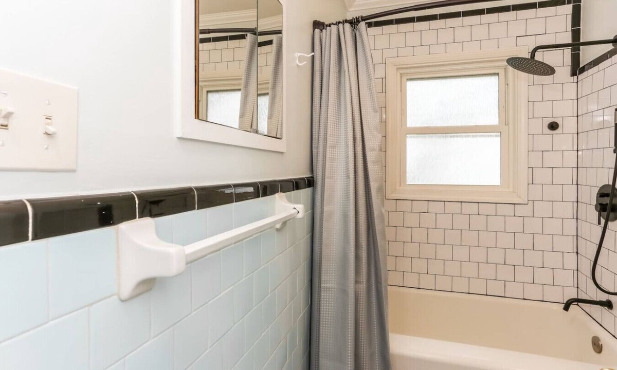 East Side House | North Decatur Escape
