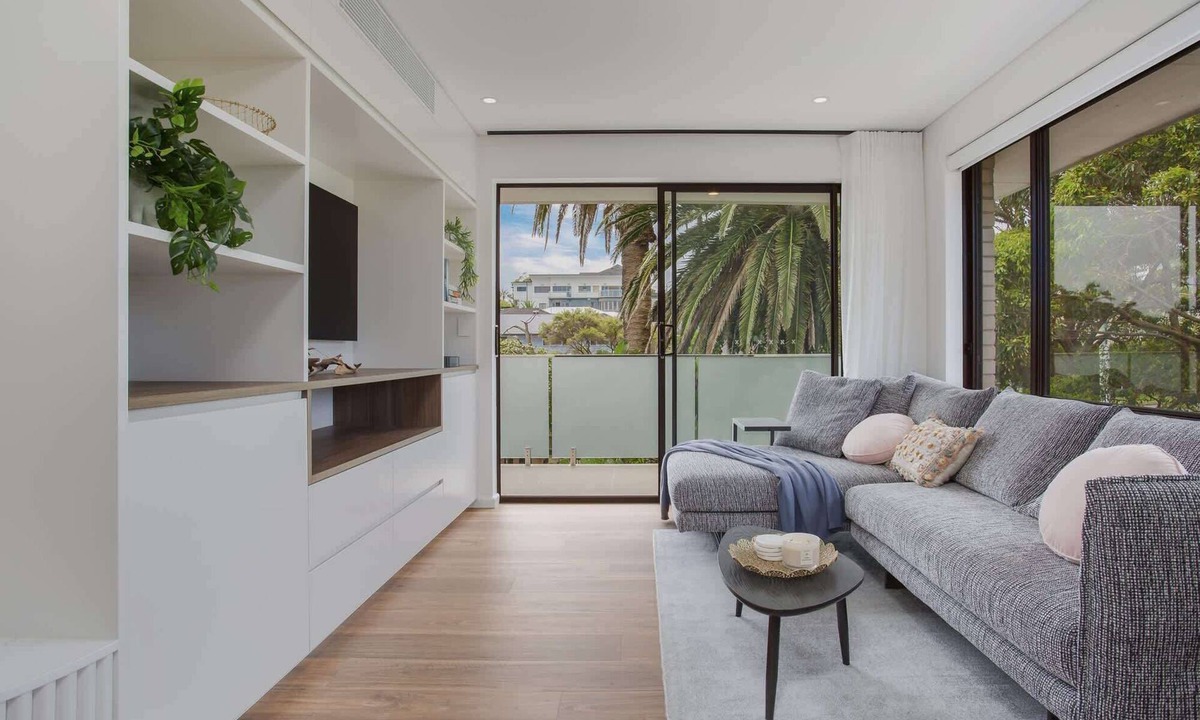 Freshwater Apartment | North-East Facing Modern 2-bed Apartment