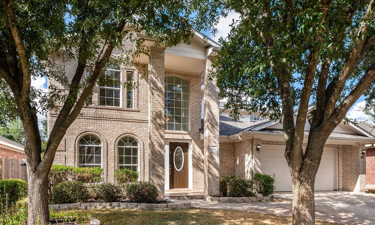 Round Rock House | North East Luxury Retreat