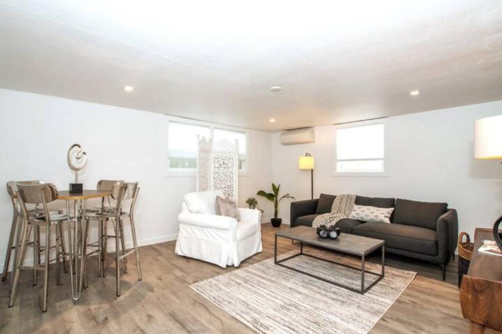 North End Apartment | North End Bungalows Downstairs