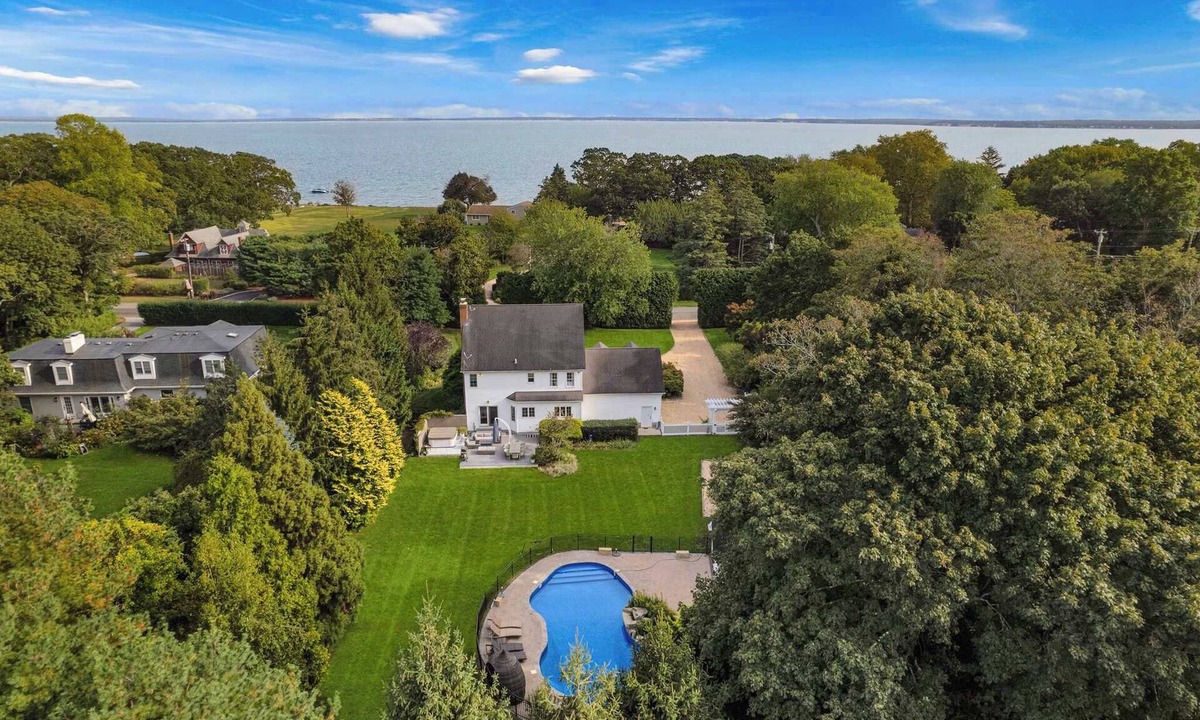 Laurel House | North Fork Oasis: Heated Pool, Hot tub