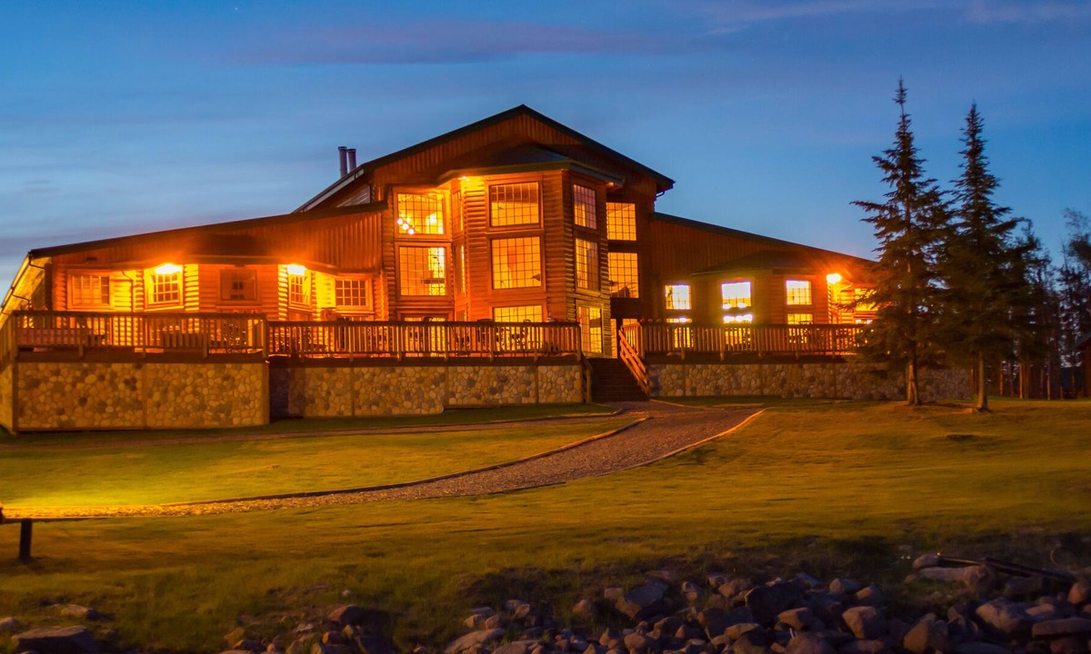 Ilford Resort | North Haven Resort is Canada's Premier Five-Star Trophy Fishing Fly-In Resort.