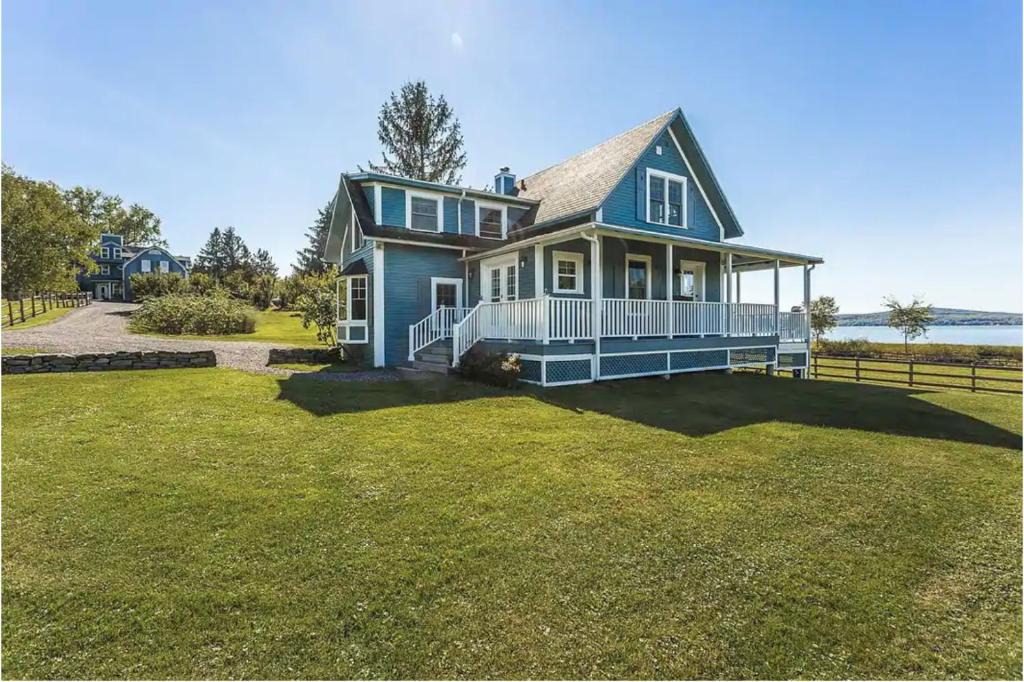 Lac-Brome House | North House - Lovely Lac-Brome 3 Bedroom Lakefront Cottage