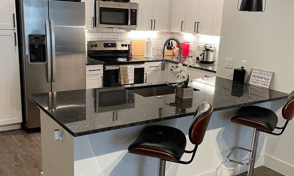 Brentwood Apartment | North Lamar