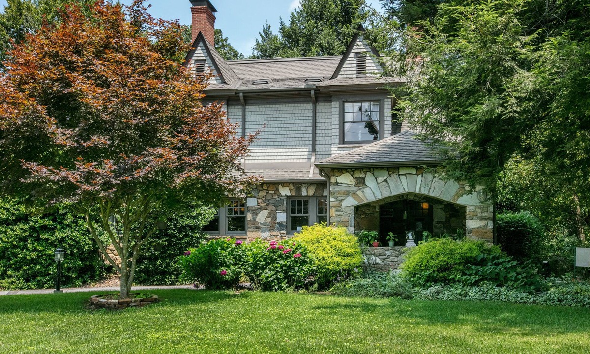 Asheville Bed & Breakfast | North Lodge Bed & Breakfast
