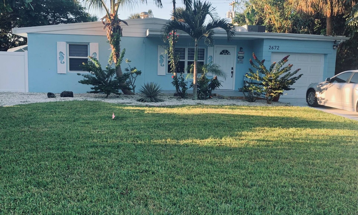 Florida North Atlantic Coast House | NORTH PALM BEACH Tropical Retreat Semi ADA Pet Friendly
