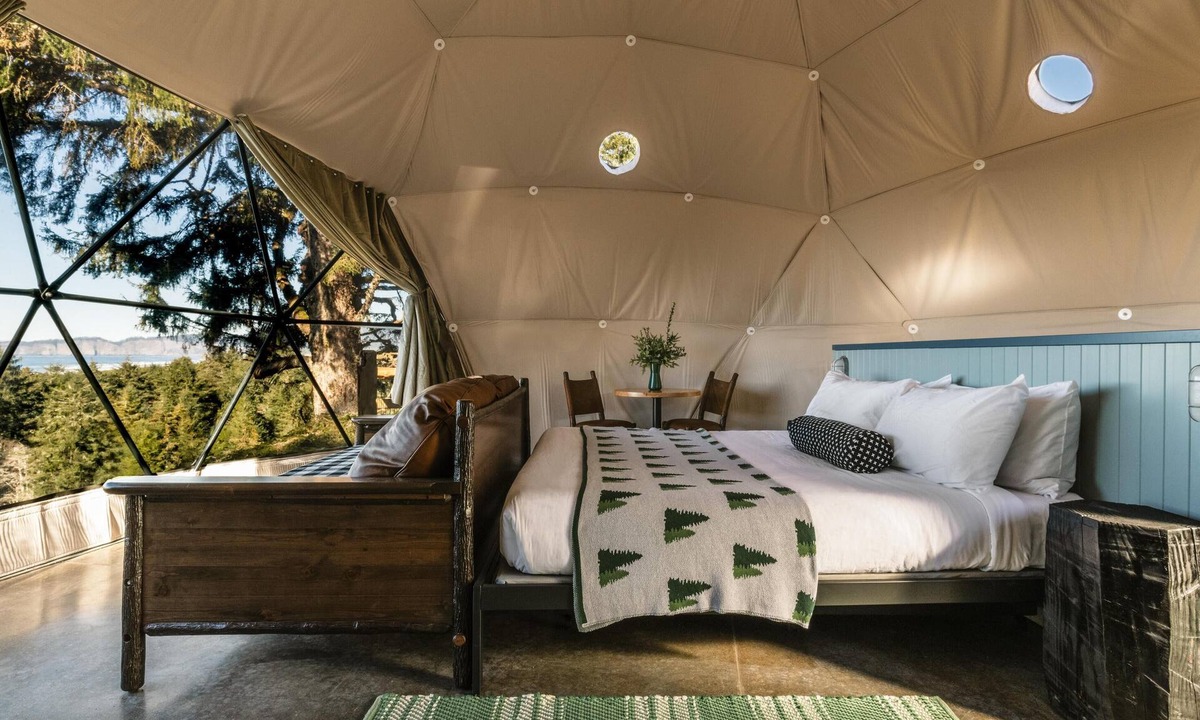 Tierra Del Mar Cabin | North Peak Dome - Sleeps 2 - w/SHARED Luxury Bathhouse Access