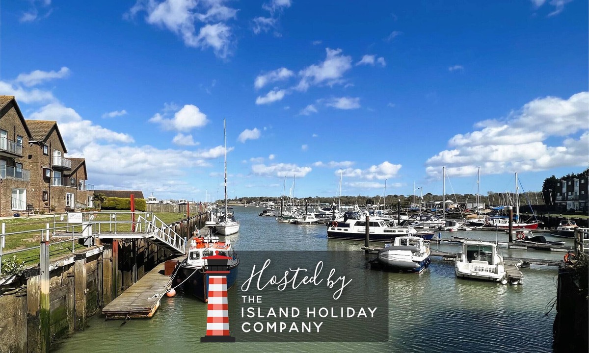 Ryde Ski Chalet | North Quay