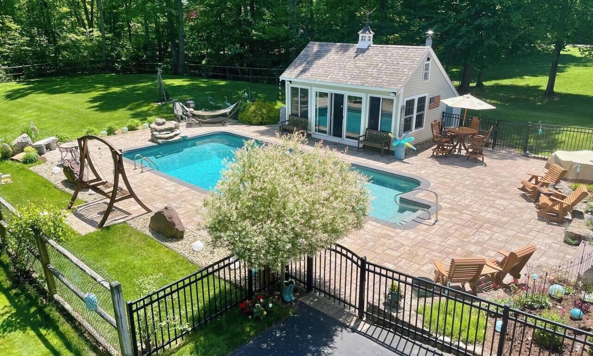 Salisbury Apartment | North Shore Getaway for Adults