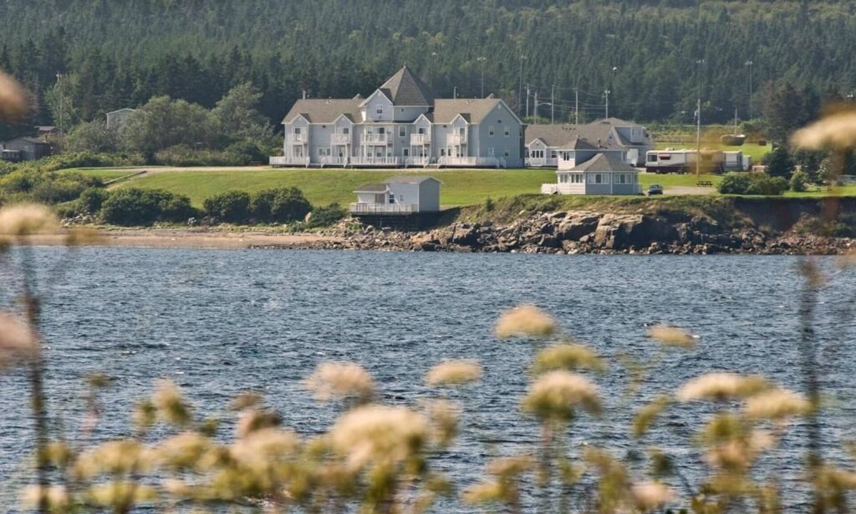 Louisbourg House | North Star Beach Suites