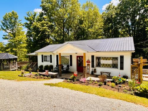 Vincent House | North Star Retreats