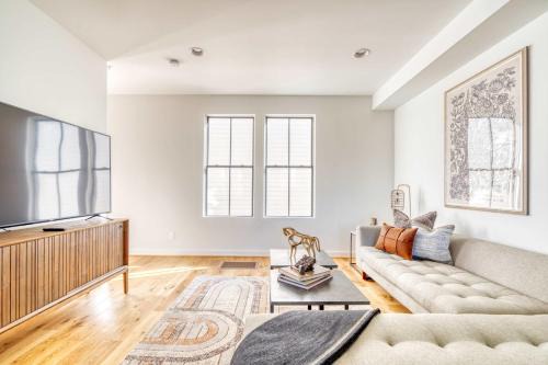 North Tabor House | North Tabor 2BR - Gym - Gourmet Kitchen